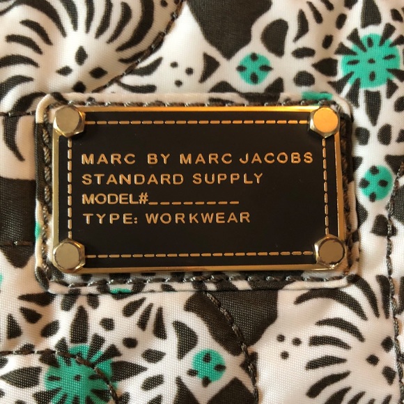 Marc by Marc Jacobs Green Printed Tablet Case - Picture 4 of 6